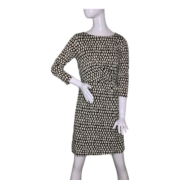 LOFT Dresses & Skirts - LOFT Ann Taylor dress size small floral print fitted cut 3/4 sleeve